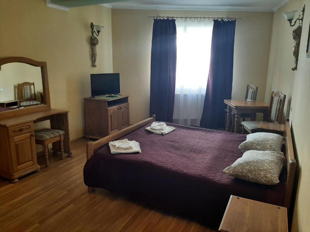 Hotel Nikolet Мукачеве Екстериор снимка