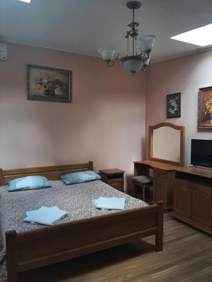 Hotel Nikolet Мукачеве Екстериор снимка
