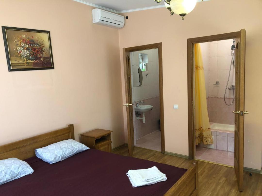 Hotel Nikolet Мукачеве Екстериор снимка