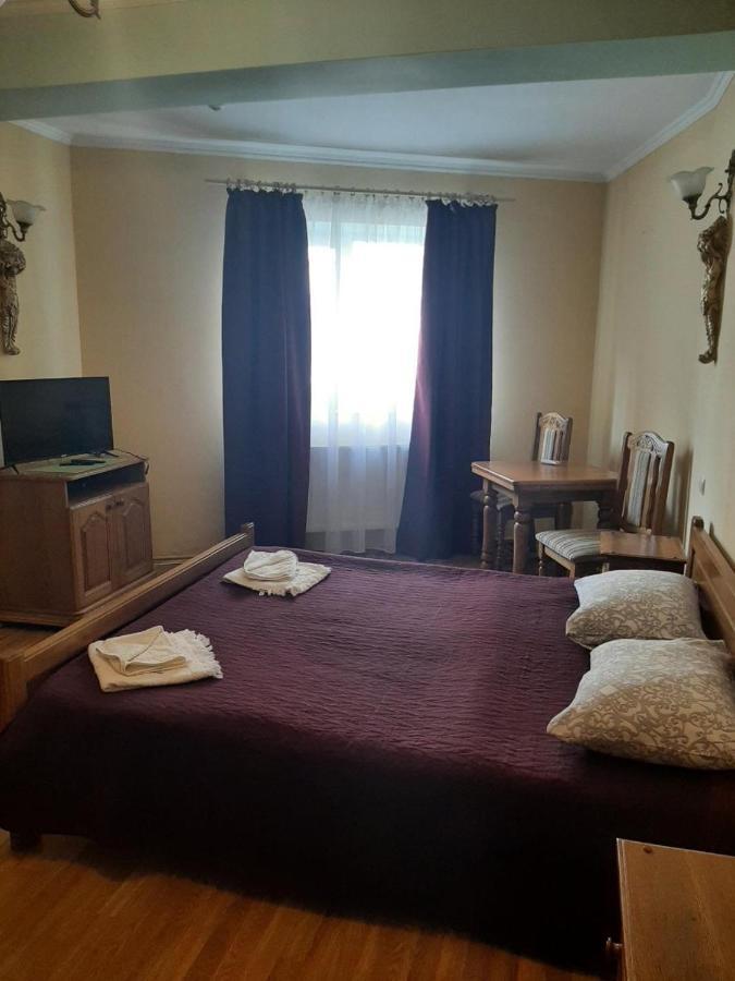 Hotel Nikolet Мукачеве Екстериор снимка
