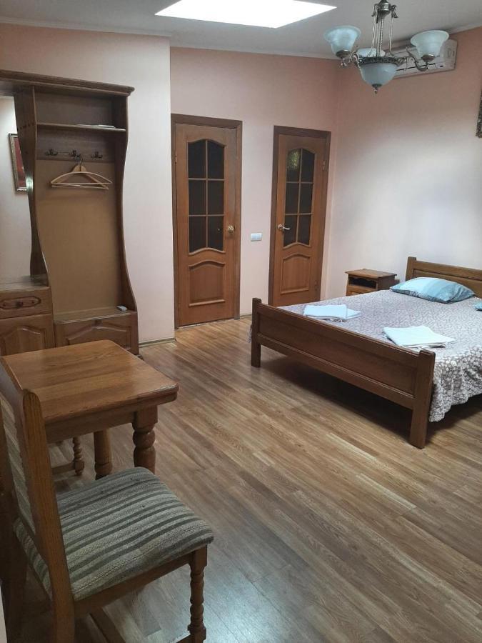 Hotel Nikolet Мукачеве Екстериор снимка
