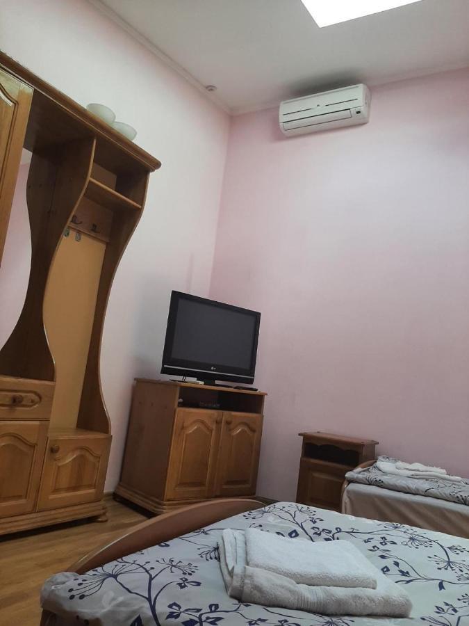Hotel Nikolet Мукачеве Екстериор снимка