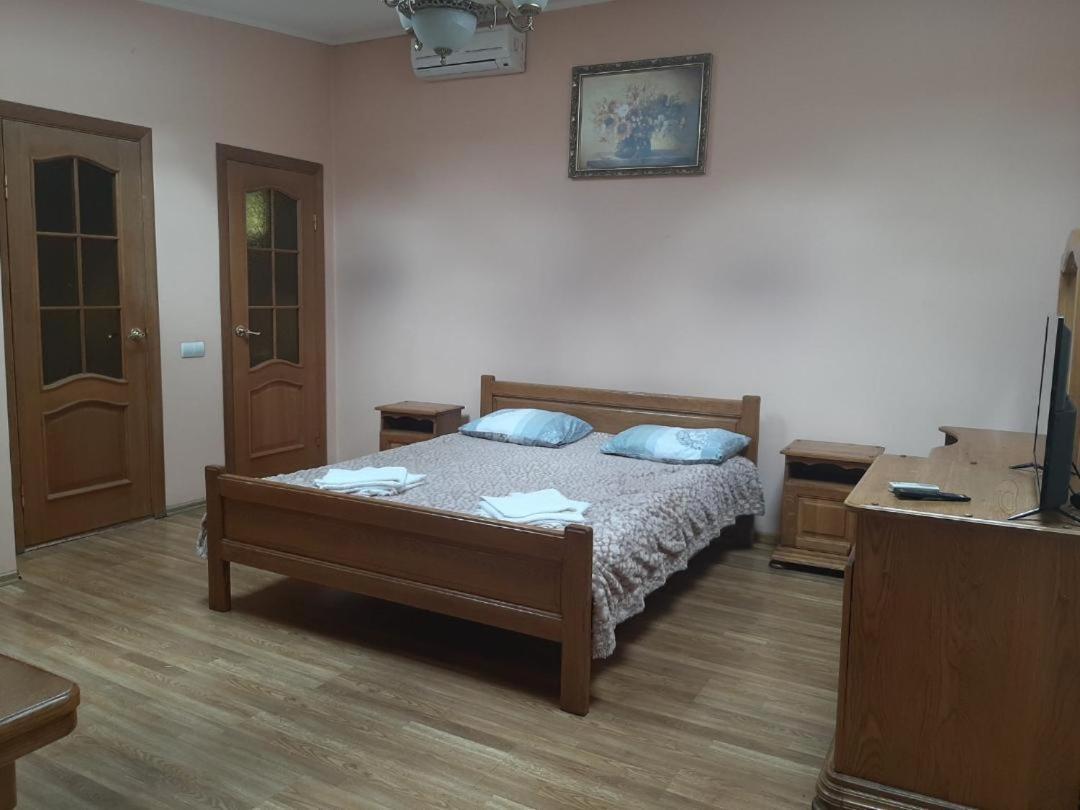 Hotel Nikolet Мукачеве Екстериор снимка