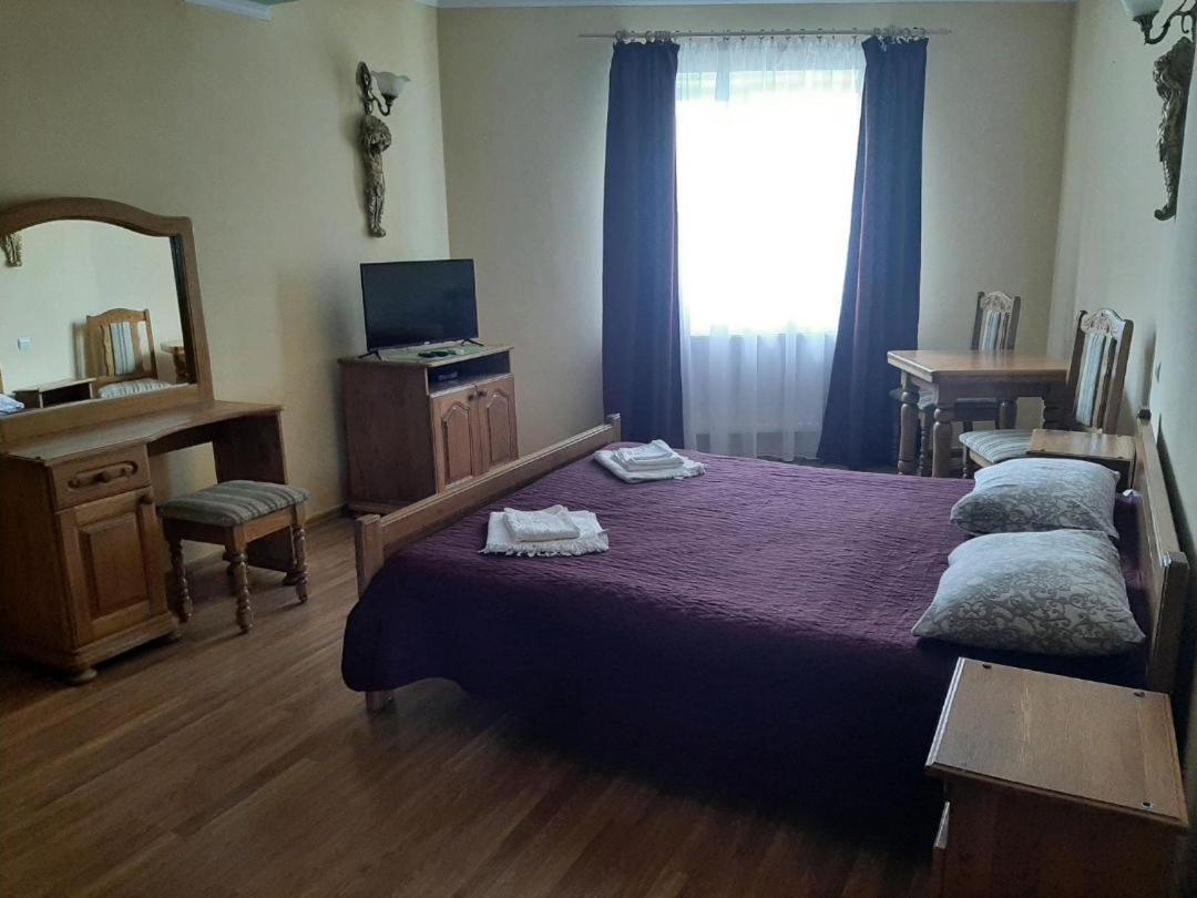 Hotel Nikolet Мукачеве Екстериор снимка
