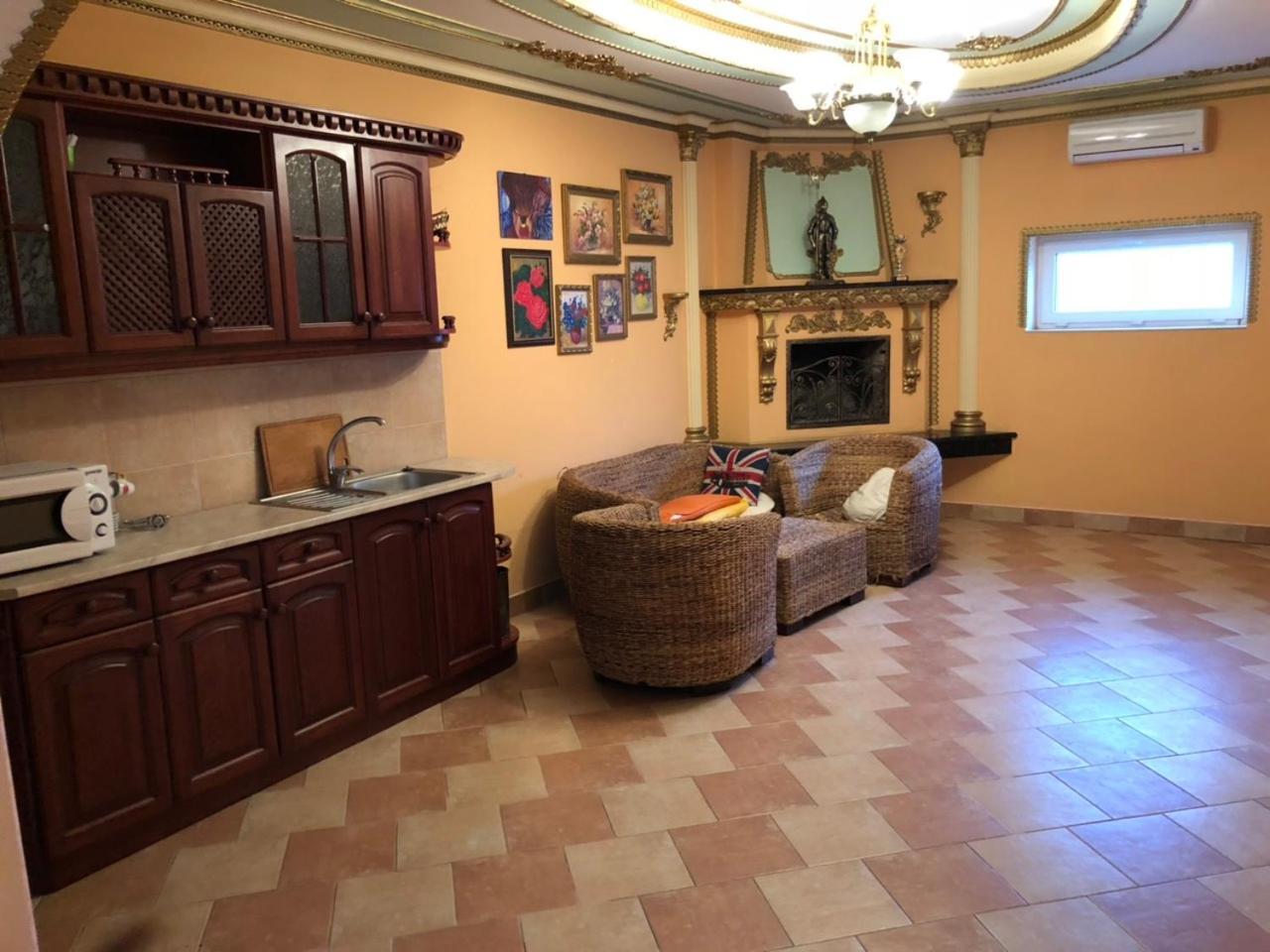 Hotel Nikolet Мукачеве Екстериор снимка